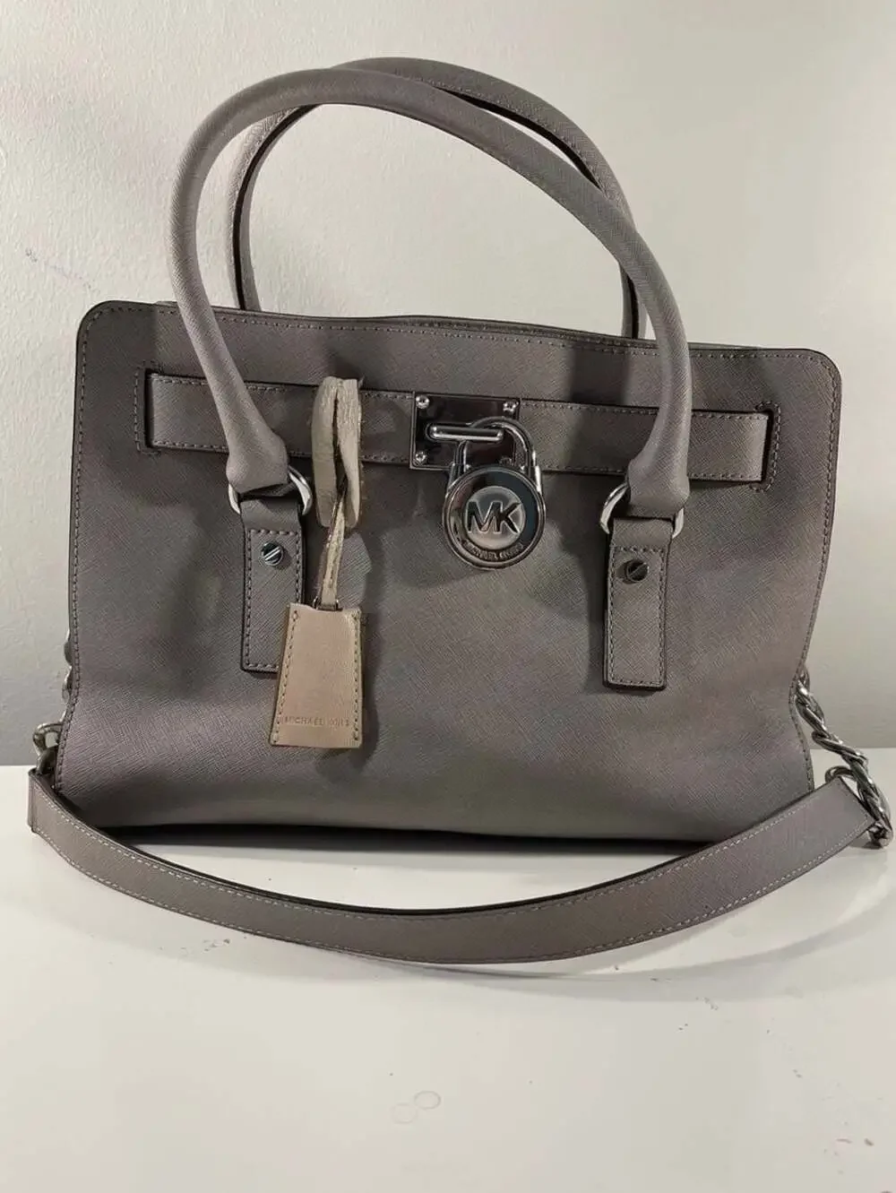 Michael Kors Saffiano Leather scuff resistant 2015 Handbag. Shiny Silver Tone Lo